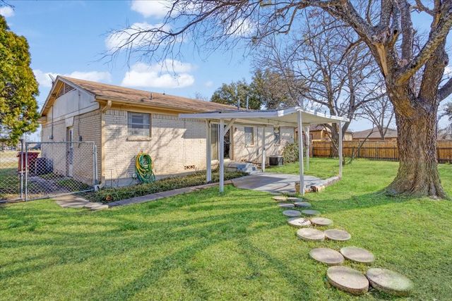 509 Lipscomb Street, Bonham, TX 75418