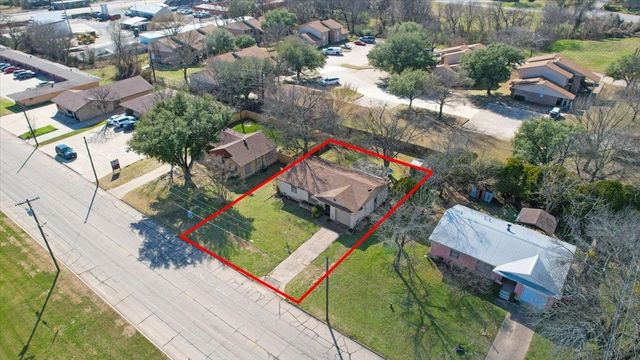 509 Lipscomb Street, Bonham, TX 75418