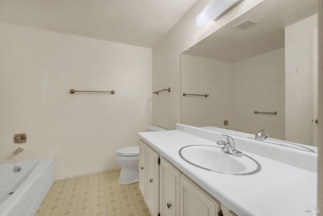 331 Pythian Rd, Santa Rosa, CA 95409