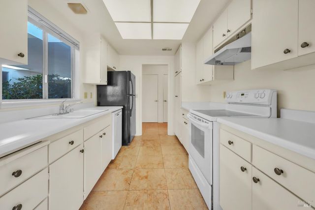 331 Pythian Rd, Santa Rosa, CA 95409