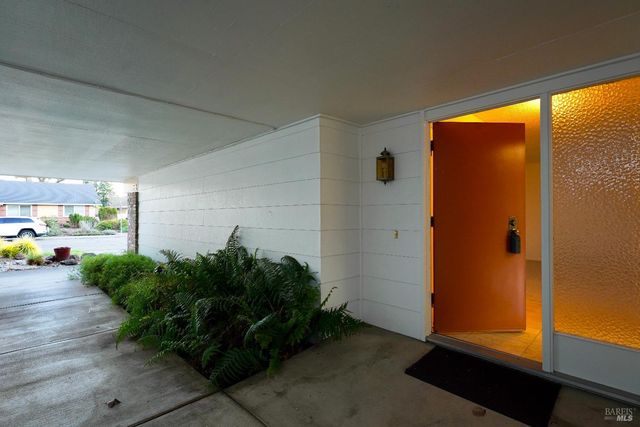 331 Pythian Rd, Santa Rosa, CA 95409