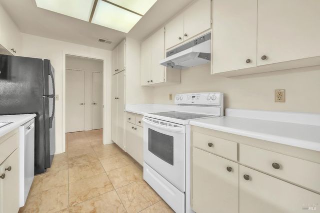 331 Pythian Rd, Santa Rosa, CA 95409