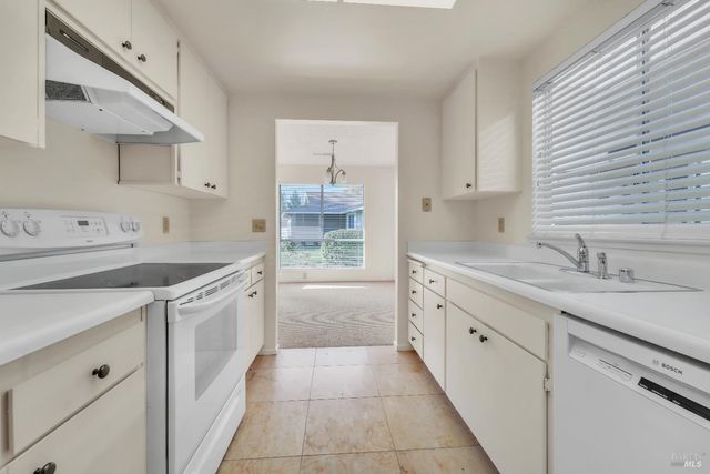 331 Pythian Rd, Santa Rosa, CA 95409