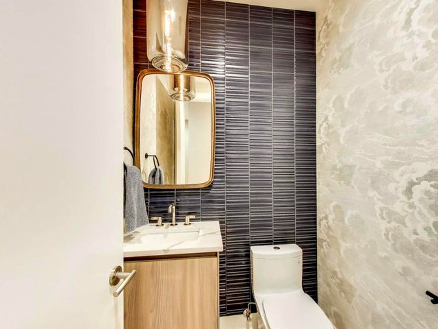 6 N Carpenter Street 5B, Chicago, IL 60607