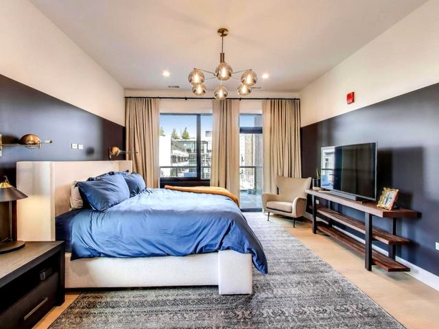 6 N Carpenter Street 5B, Chicago, IL 60607