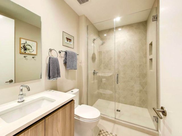 6 N Carpenter Street 5B, Chicago, IL 60607