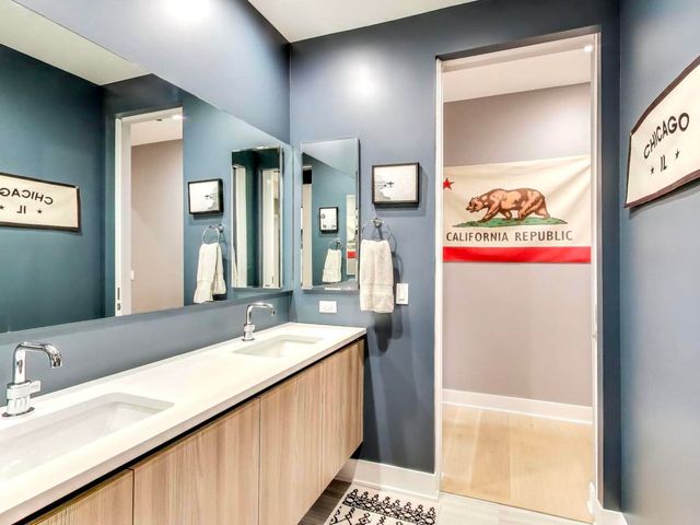 6 N Carpenter Street 5B, Chicago, IL 60607