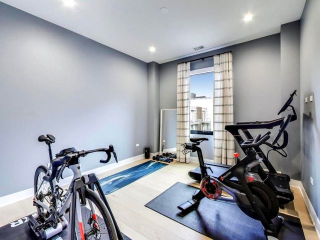 6 N Carpenter Street 5B, Chicago, IL 60607