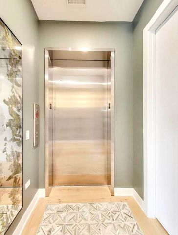 6 N Carpenter Street 5B, Chicago, IL 60607