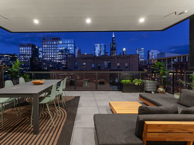 6 N Carpenter Street 5B, Chicago, IL 60607