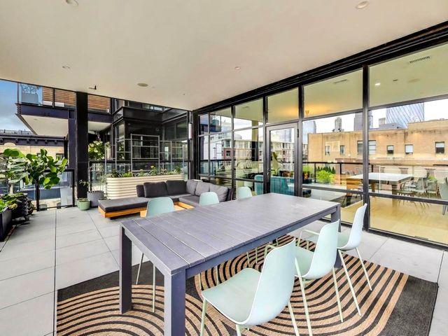 6 N Carpenter Street 5B, Chicago, IL 60607