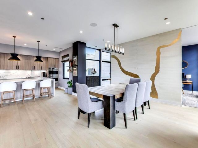 6 N Carpenter Street 5B, Chicago, IL 60607