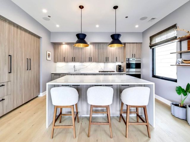 6 N Carpenter Street 5B, Chicago, IL 60607