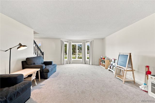 2654 Kenneth Court, Wheatfield, NY 14304