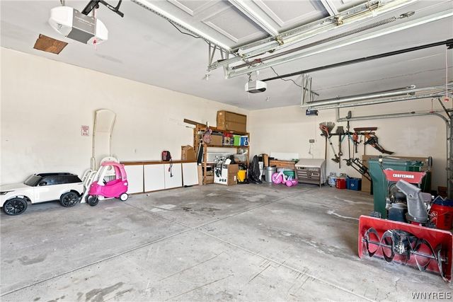 2654 Kenneth Court, Wheatfield, NY 14304