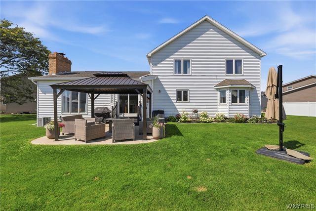 2654 Kenneth Court, Wheatfield, NY 14304