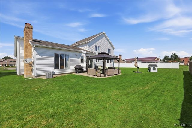 2654 Kenneth Court, Wheatfield, NY 14304