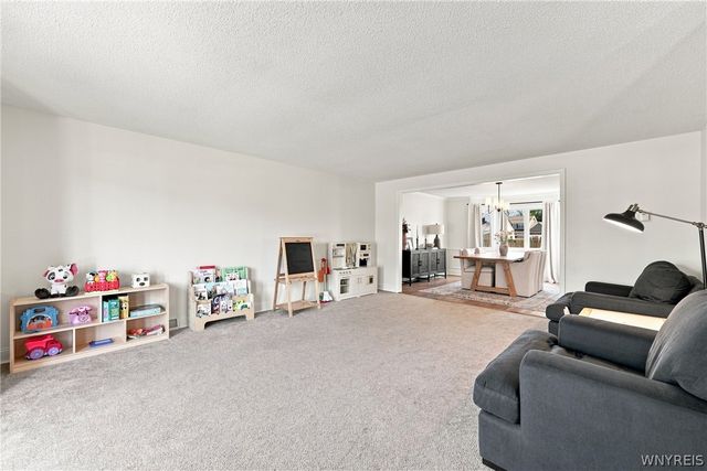 2654 Kenneth Court, Wheatfield, NY 14304