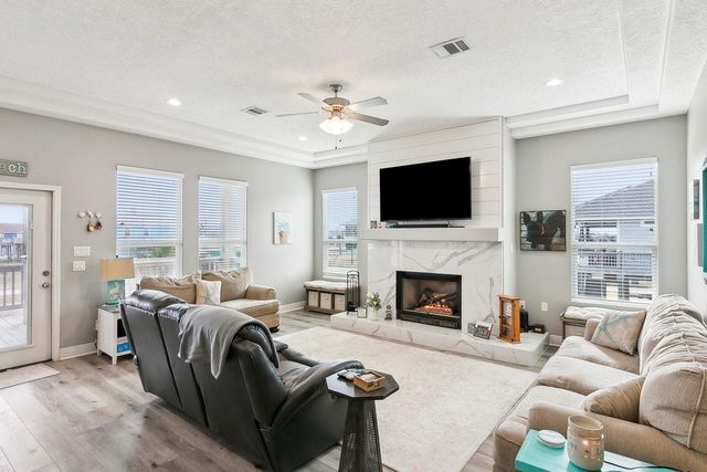 945 Gulfview Drive, Crystal Beach, TX 77650