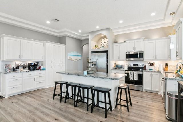 945 Gulfview Drive, Crystal Beach, TX 77650