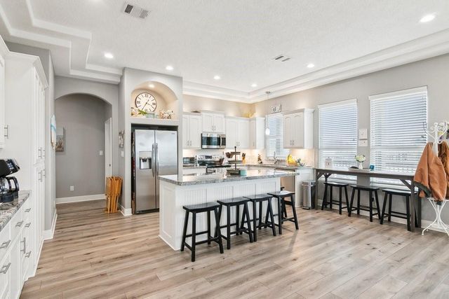 945 Gulfview Drive, Crystal Beach, TX 77650