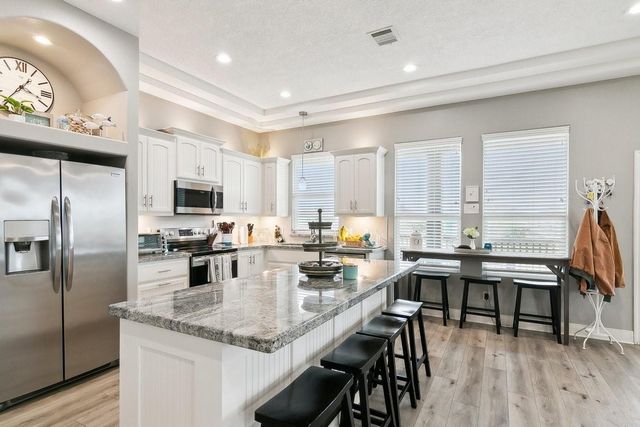945 Gulfview Drive, Crystal Beach, TX 77650