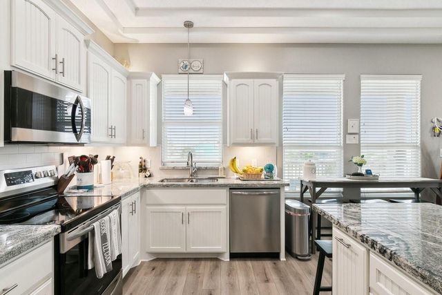 945 Gulfview Drive, Crystal Beach, TX 77650