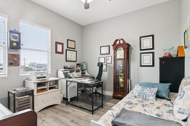 945 Gulfview Drive, Crystal Beach, TX 77650