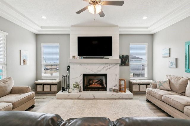 945 Gulfview Drive, Crystal Beach, TX 77650