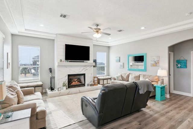 945 Gulfview Drive, Crystal Beach, TX 77650