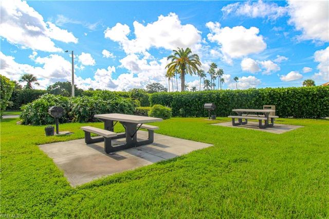 7794 Emerald CIR A-102, Naples, FL 34109