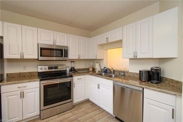 7794 Emerald CIR A-102, Naples, FL 34109