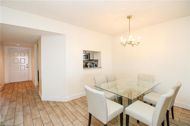 7794 Emerald CIR A-102, Naples, FL 34109