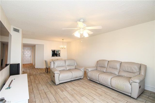 7794 Emerald CIR A-102, Naples, FL 34109