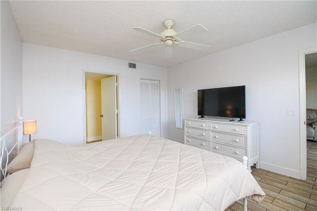 7794 Emerald CIR A-102, Naples, FL 34109