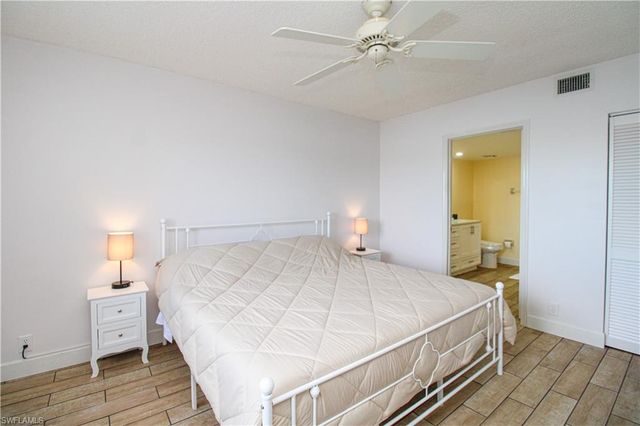 7794 Emerald CIR A-102, Naples, FL 34109