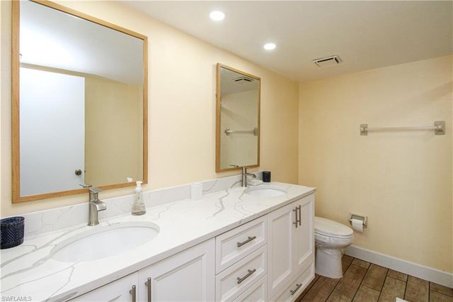 7794 Emerald CIR A-102, Naples, FL 34109