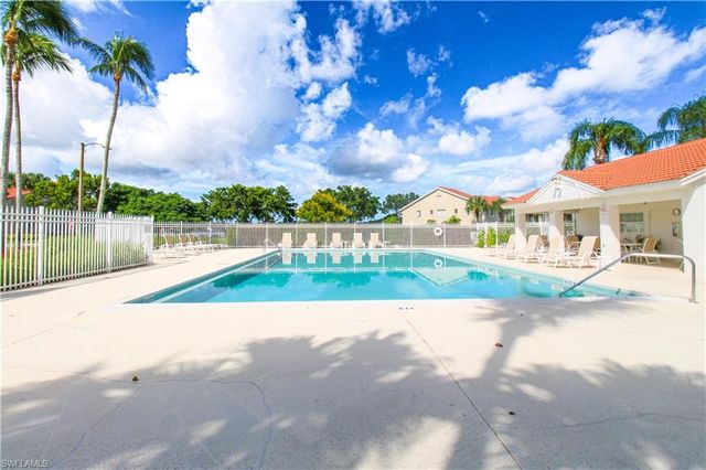 7794 Emerald CIR A-102, Naples, FL 34109
