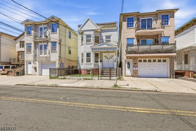 295 Old Bergen Rd, Jersey City, NJ 07305