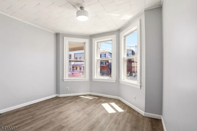 295 Old Bergen Rd, Jersey City, NJ 07305