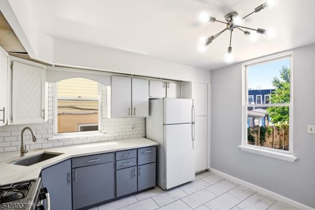 295 Old Bergen Rd, Jersey City, NJ 07305