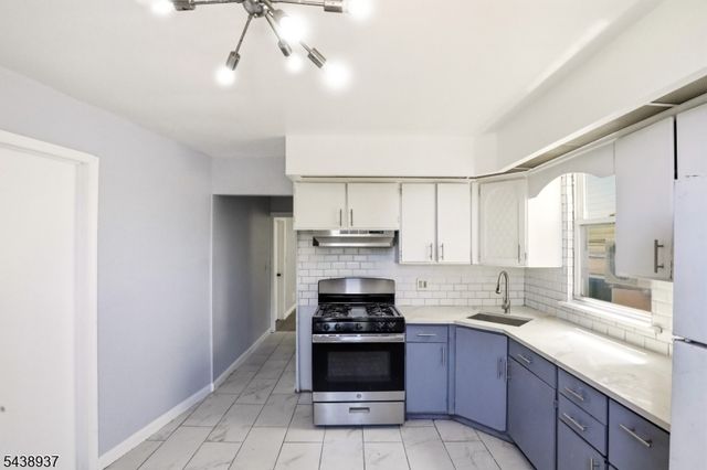 295 Old Bergen Rd, Jersey City, NJ 07305