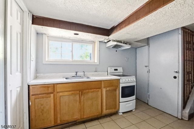 295 Old Bergen Rd, Jersey City, NJ 07305