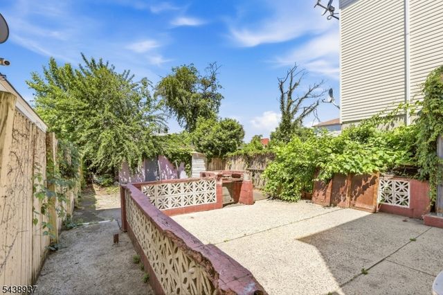 295 Old Bergen Rd, Jersey City, NJ 07305