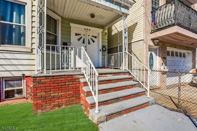 295 Old Bergen Rd, Jersey City, NJ 07305