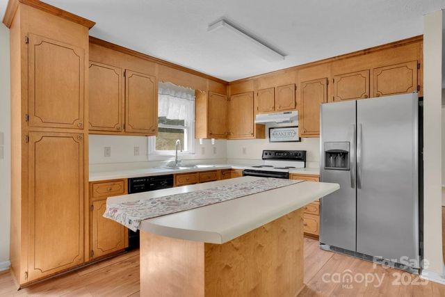 231 pineland Avenue, Shelby, NC 28152