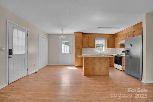 231 pineland Avenue, Shelby, NC 28152