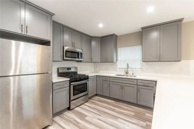 6633 Costello Avenue, Valley Glen, CA 91405