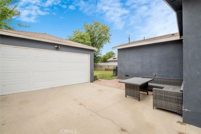 6633 Costello Avenue, Valley Glen, CA 91405