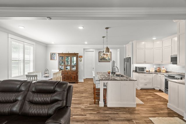 205 Dew Drop Dr, Franklin, KY 42134